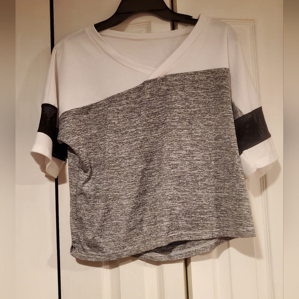Stylish Gray & White Women's Top Short Sleeve V-neck With Mesh Sleeve S/M